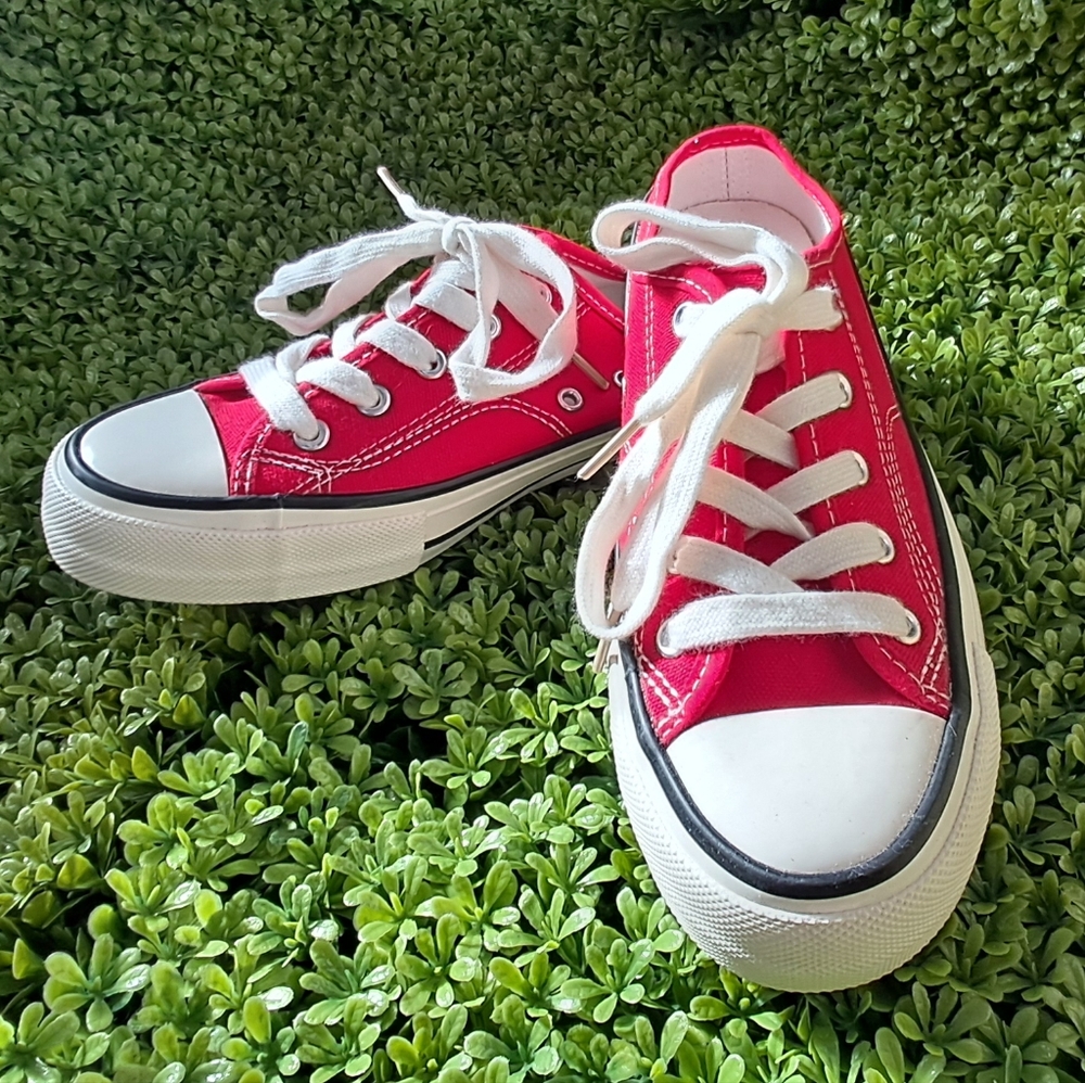 NWOT Wmn Red Mule Canvas Shoes | Mishansha Lace Up Slip Ons | US 7.5